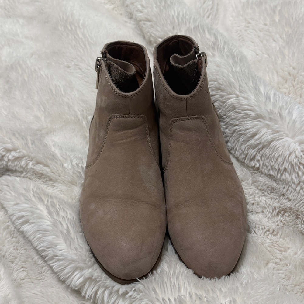 Stylish Tan Ankle Boots